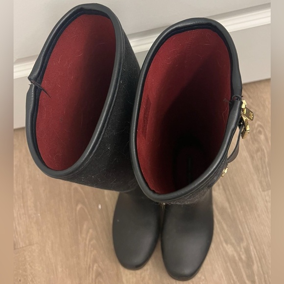 Tommy Hilfiger Women's Mela Rain Boot Size 7 Knee High Black W/Gold Accents EU - Picture 5 of 5